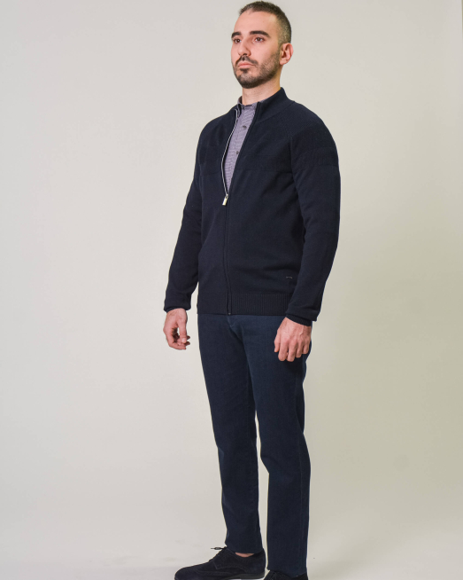 'ТЪМНОСИНЯ ПАМУЧНА ЖИЛЕТКА В ЕФЕКТНА ПЛЕТКА