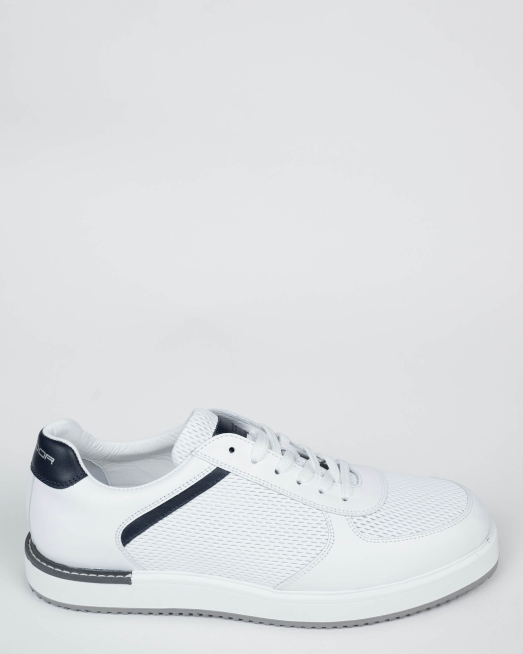 'БЕЛИ СПОРТНИ ОБУВКИ ОТ ГЛАДКА КОЖА И ЛАЗЕРНО ПРИНТИРАНА КОЖА С ЛОГО 