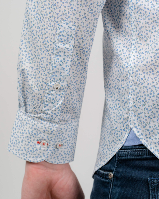 'БЯЛА РИЗА СЪС СИН ФЛОРАЛЕН ПРИНТ