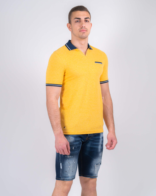 'ЖЪЛТА ДВОЙНО МЕРСЕРИЗИРАНА ТЕНИСКА С ПОЛО ЯКА И ДЕСЕНАЦИИ