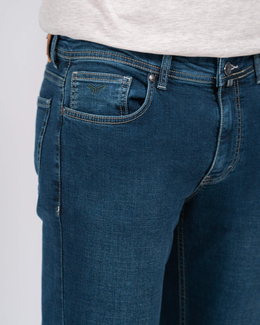 'СИНИ СВОБОДНИ ДЪНКИ С ЛЕК ИЗТРИТ ЕФЕКТ И БРОДЕРИЯ ЛОГО