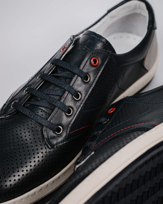 'ТЪМНО СИНИ ОБУВКИ С ГАРНИТУРА