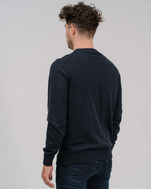 'ТЪМНО СИН ПУЛОВЕР С КОНТРАСТИ