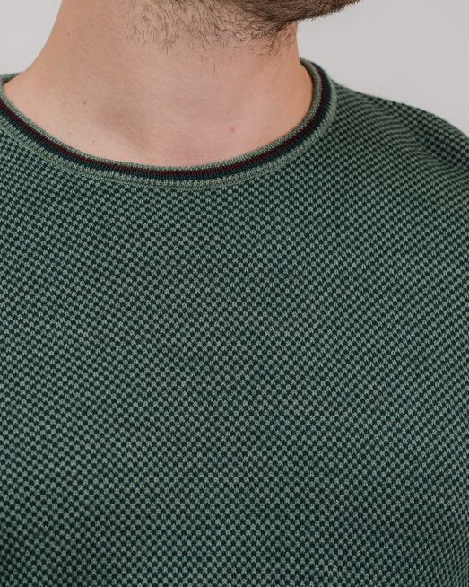 'ЗЕЛЕН БИЕ ПУЛОВЕР ОТ ВЪЛНА