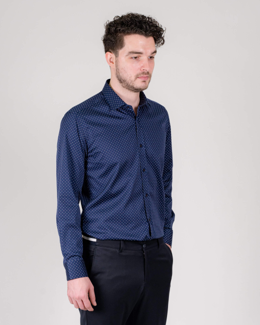 'ТЪМНО СИНЯ РИЗА В СИТЕН ПРИНТ ОТ САТЕНИРАН ПАМУК