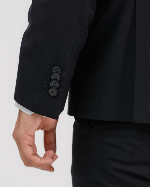 'ЕЛЕГАНТЕН ТЪМНО СИН ВТАЛЕН КОСТЮМ