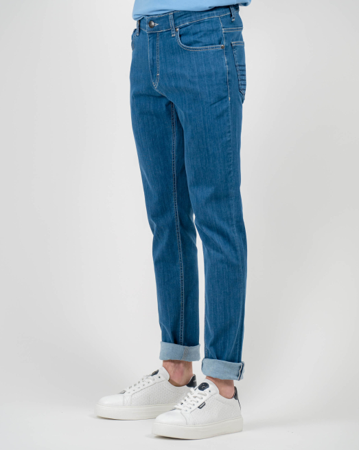 'СИНИ ДЪНКИ С МЕТАЛНО ЛОГО И БРОДЕРИИ