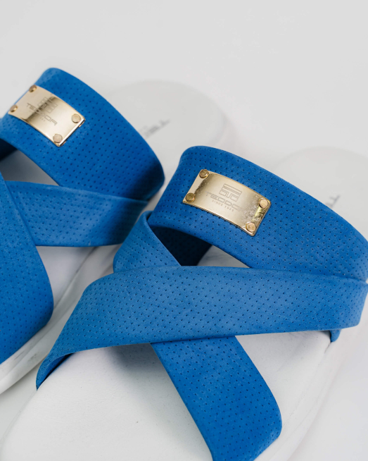 'СРЕДНО СИНИ ЧЕХЛИ ОТ НАБУК С МЕТАЛНО ЛОГО