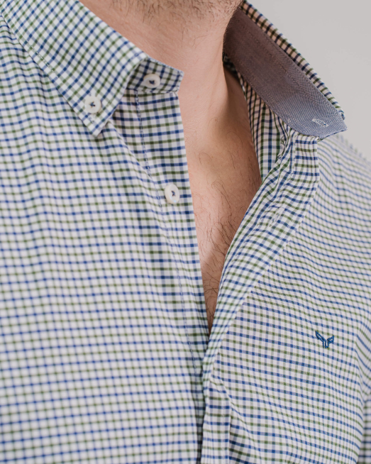 'ВТАЛЕНА КАРИРАНА РИЗА С БРОДЕРИЯ ЛОГО