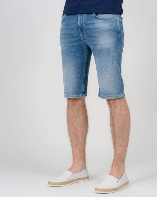 'СВЕТЛО СИНИ ДЪНКОВИ БЕРМУДИ С ЕЛАСТАН И КОНТРАСТНИ ШЕВОВЕ