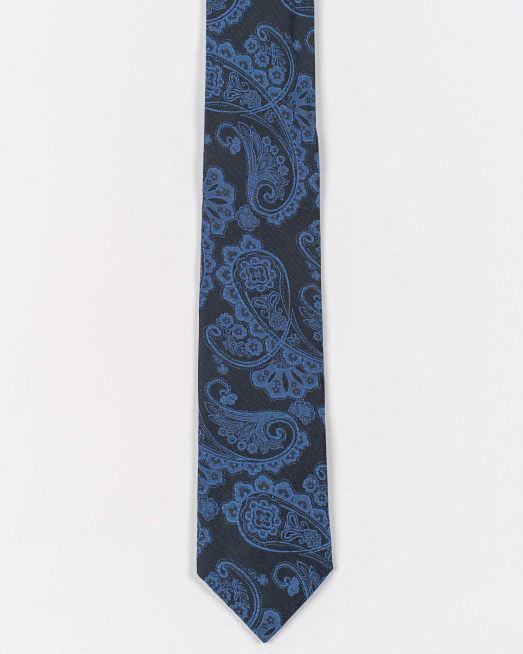 'ТЪМНО СИН КОМПЛЕКТ ВРАТОВРЪЗКА И КЪРПА НА СРЕДНО СИНИ ОРНАМЕНТИ