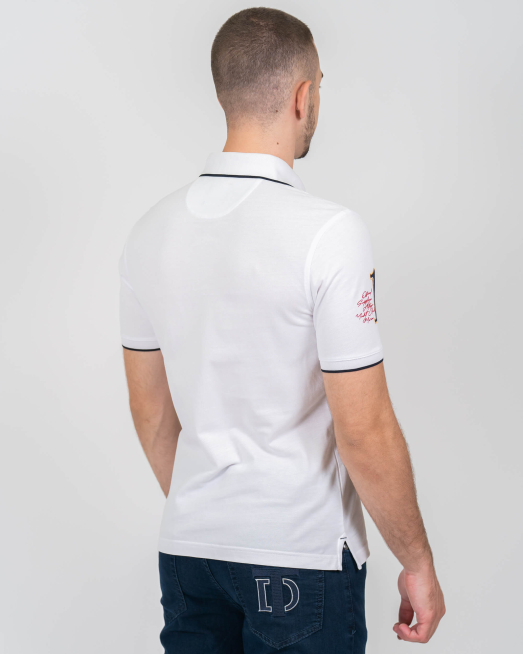 'БЯЛА ТЕНИСКА YACHT REGATTA С КОНТРАСТНИ КАНТОВЕ ОТ PREMIUM ПАМУК 