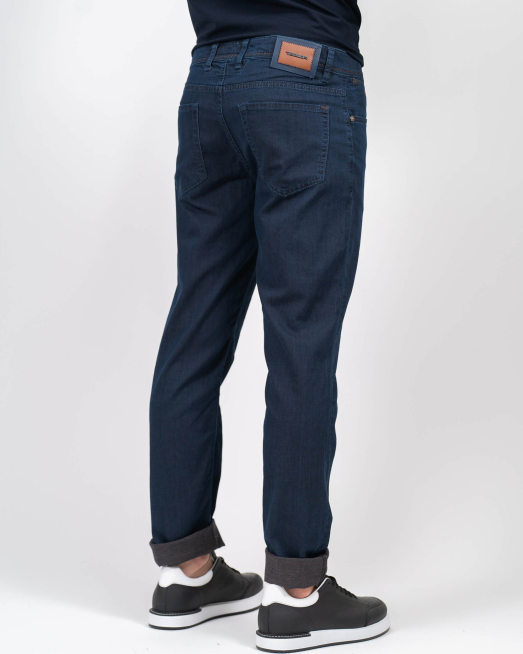 'ТЪМНО СИНИ СВОБОДНИ ДЪНКИ С КОНТРАСТНИ ШЕВОВЕ И ЛОГО