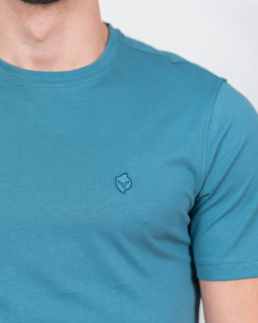 'БАЗОВА ТЕНИСКА В ЦВЯТ ПЕТРОЛ ОТ PREMIUM ПАМУК С ЛОГО