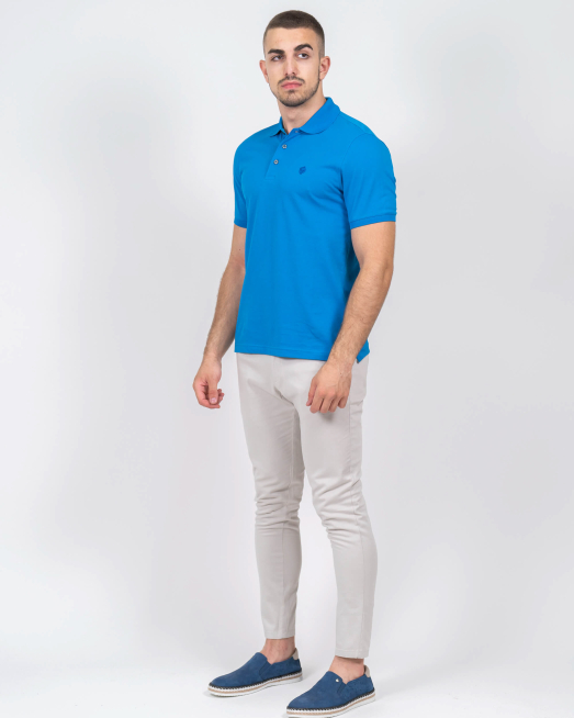 'ЯРКО СИНЯ ТЕНИСКА С БРОДЕРИЯ ЛОГО ОТ PREMIUM ПАМУК 