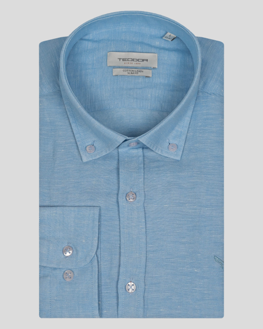 'СВЕТЛО СИНЯ РИЗА ВТАЛЕН СИЛУЕТ С ТОНАЛНА БРОДЕРИЯ ЛОГО 