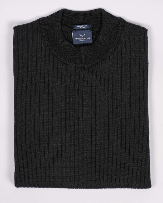 'ЧЕРНО ПОЛУПОЛО ОТ ФИНА ВЪЛНА И АКРИЛ